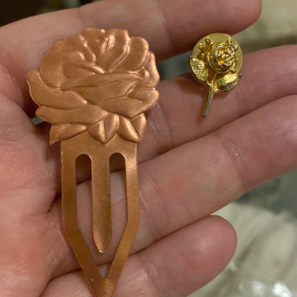 Bookmark and pin PM 1758